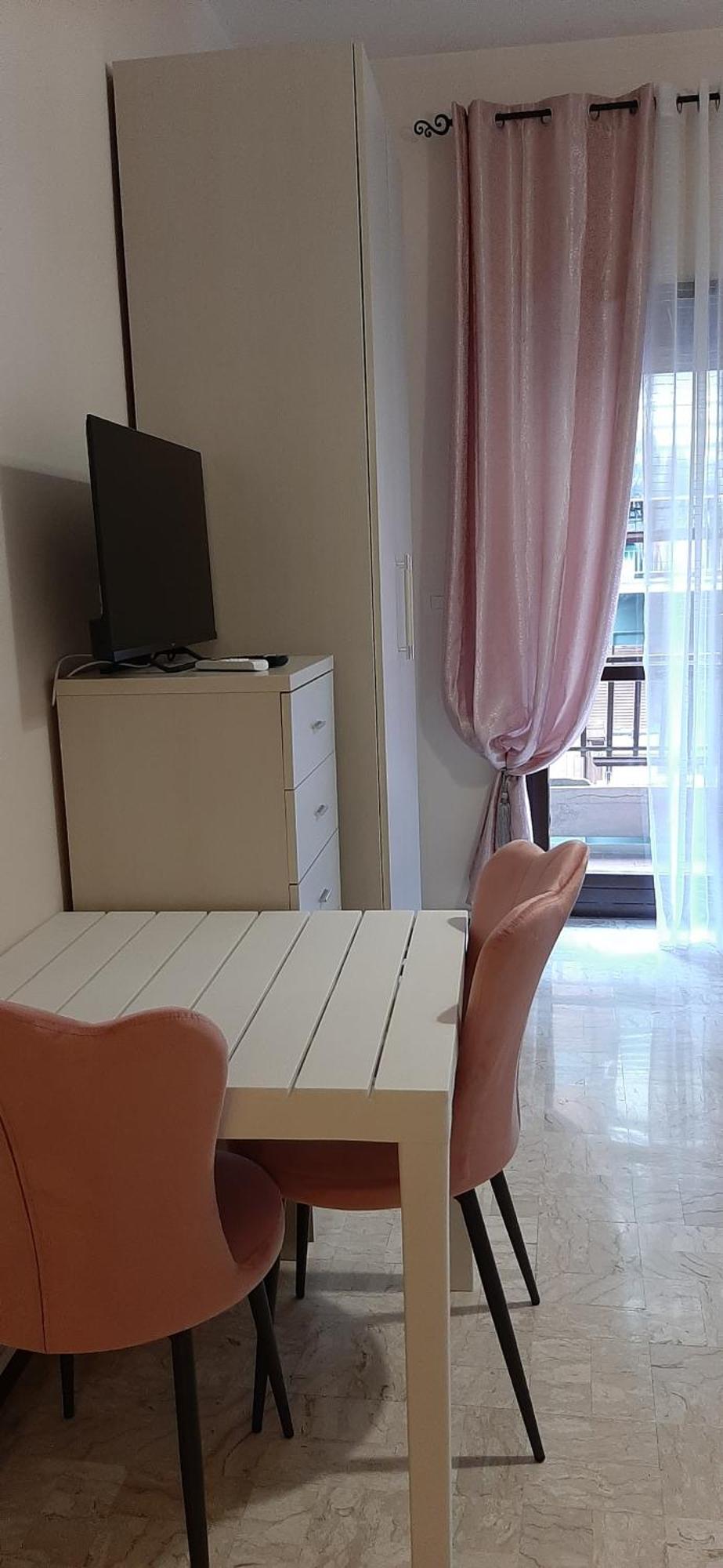 Alecatia 2 Apartment Rom